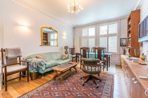 2 bedroom flat for sale, Ridgmount Gardens, Bloomsbury, London, WC1E