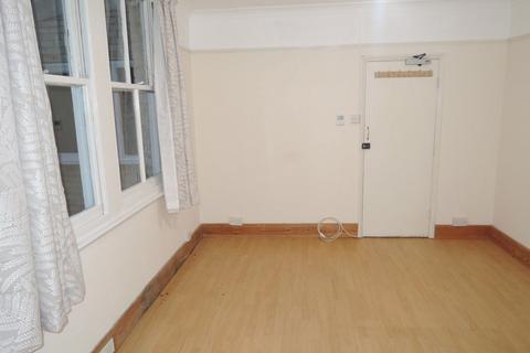 Studio to rent, MALDON ROAD