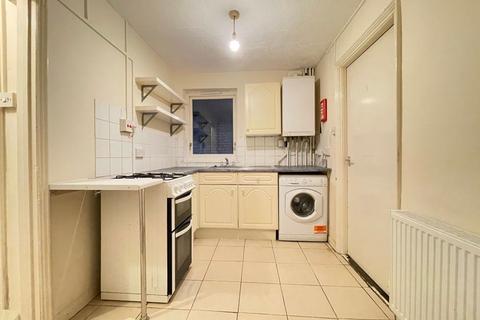 Studio to rent, MALDON ROAD