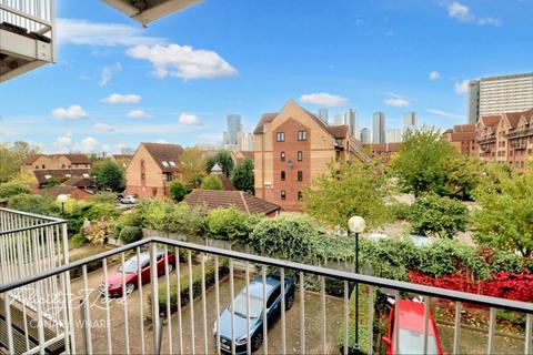 2 bedroom apartment to rent, Schooner Close, London