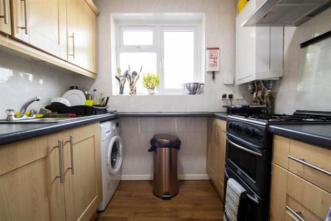 2 bedroom apartment to rent, Lodge Hill Road, Birmingham B29