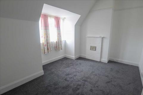 3 bedroom apartment to rent, Old Coulsdon