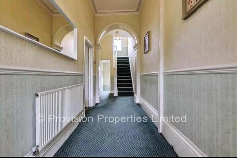 9 bedroom terraced house to rent, Belle Vue Road, Hyde Park LS3