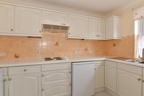 2 bedroom apartment for sale, Middle Row, Faversham, Kent