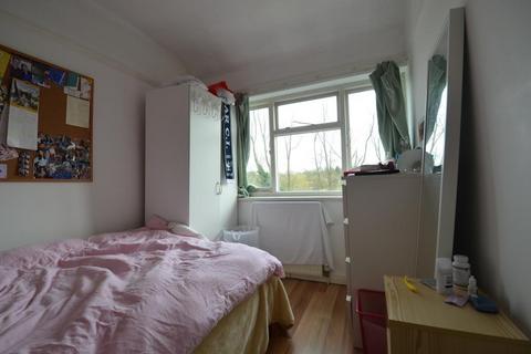 3 bedroom terraced house to rent, Poole Crescent, Harborne, Birmingham B17