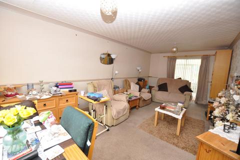 3 bedroom terraced house for sale, Holts Lane, Burton-On-Trent DE13