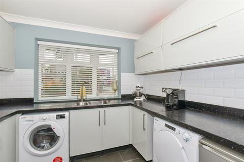11 Longfield Avenue, Longfield, DA3 7LF