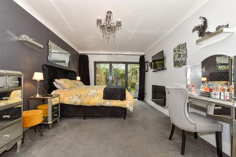 11 Longfield Avenue, Longfield, DA3 7LF