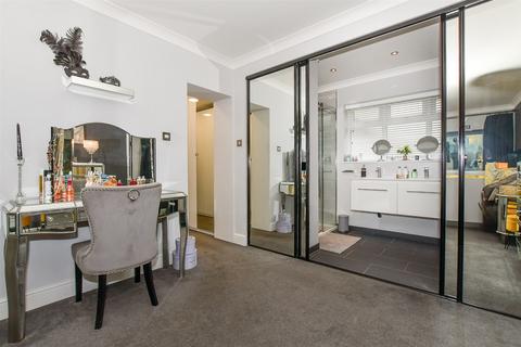 11 Longfield Avenue, Longfield, DA3 7LF