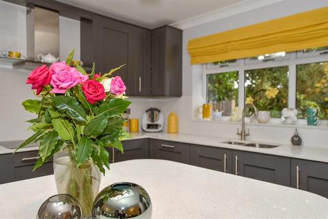 11 Longfield Avenue, Longfield, DA3 7LF