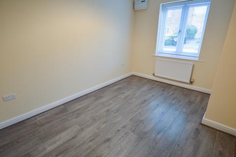 3 bedroom townhouse to rent, Riverbrook Road, West Timperley, Altrincham