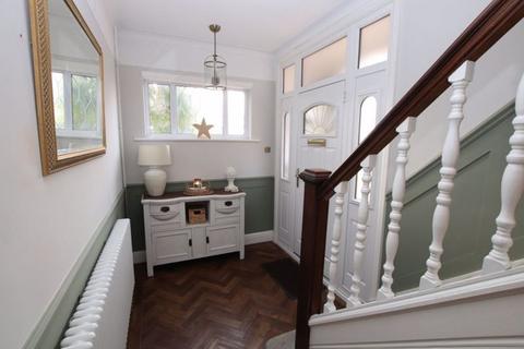 196 Clee Road, Grimsby, DN32 8NG