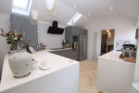 196 Clee Road, Grimsby, DN32 8NG