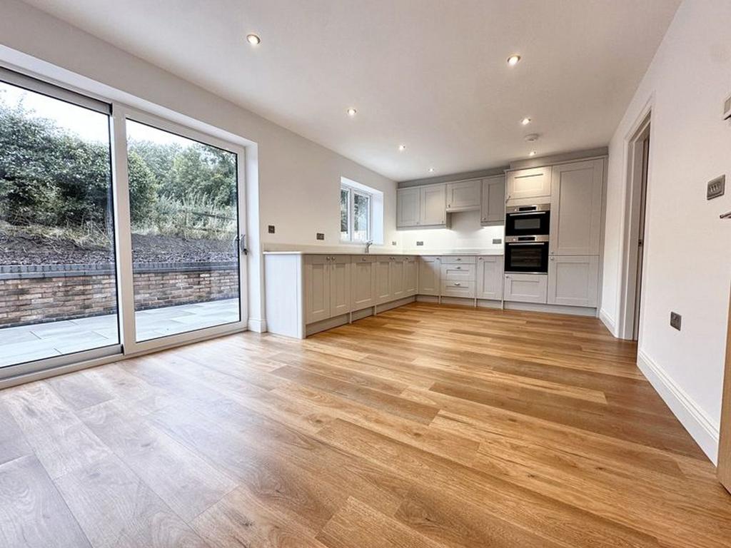 DIning Kitchen