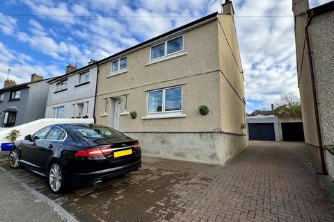 3 bedroom semi-detached house for sale, Gwelfor Avenue, Holyhead