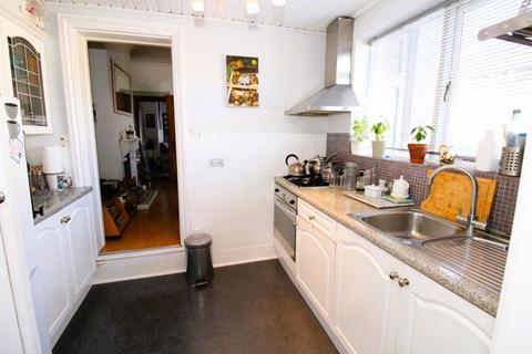 1 bedroom flat for sale, Sutton