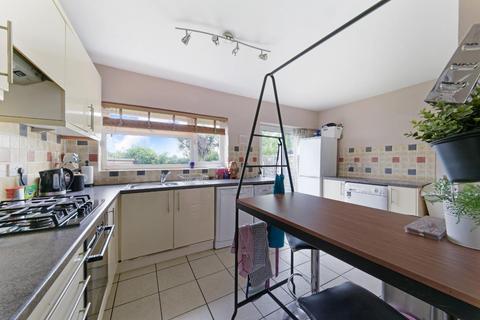 42 Boscombe Road, Worcester Park, KT4 8PL