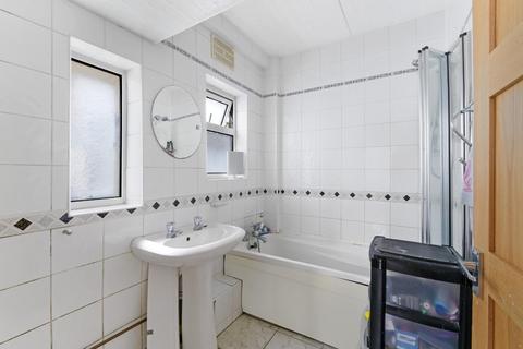 42 Boscombe Road, Worcester Park, KT4 8PL