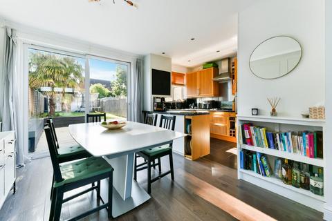 23 Inveresk Gardens, Worcester Park, KT4 7BB