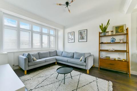 23 Inveresk Gardens, Worcester Park, KT4 7BB