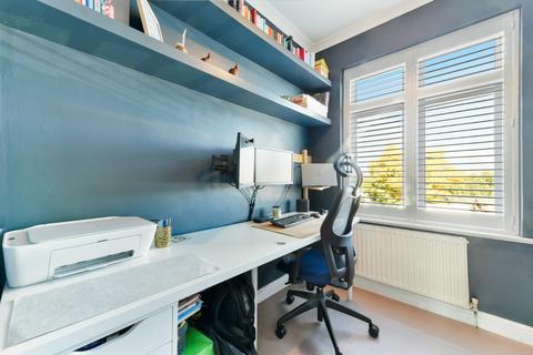 23 Inveresk Gardens, Worcester Park, KT4 7BB