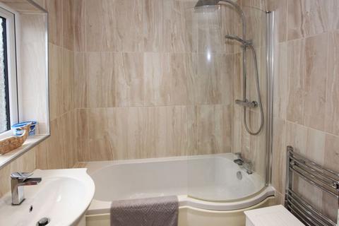 6 Wade Road, Wrockwardine Wood, Telford, TF2 7AJ