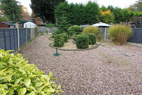 6 Wade Road, Wrockwardine Wood, Telford, TF2 7AJ