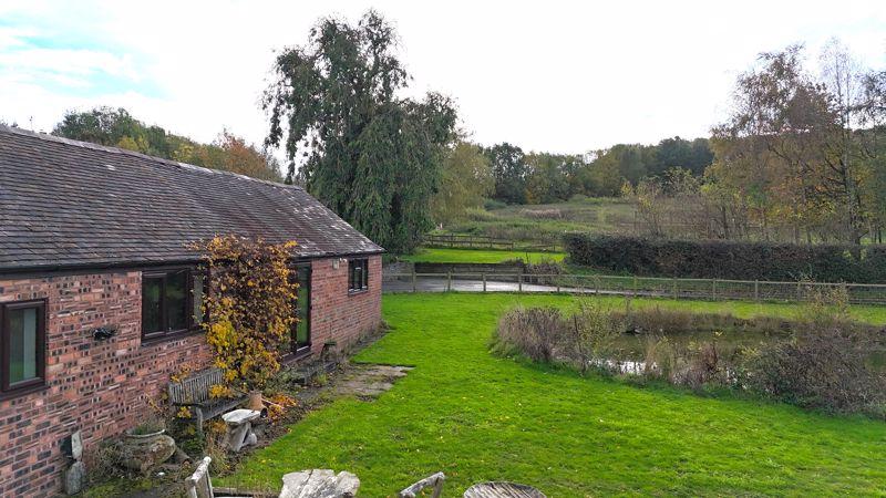 Studio Barn &amp; Lake