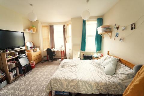 undefined, 14 Church Grove, Lenton, Nottingham, NG7 2FG