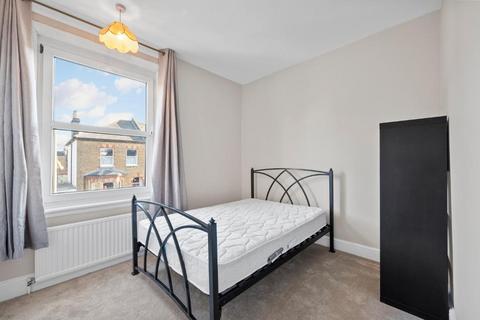 2 bedroom maisonette to rent, Hartfield Road, Wimbledon, SW19 3TJ