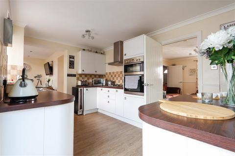 4 bedroom semi-detached house for sale, Bramble Avenue, Barry