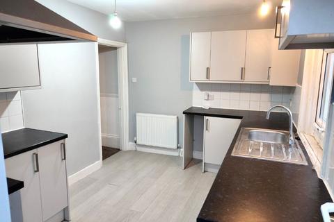 3 bedroom flat to rent, Prices Avenue, Margate