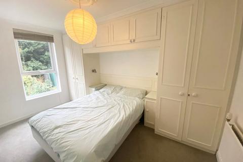 4 bedroom terraced house to rent, London N2