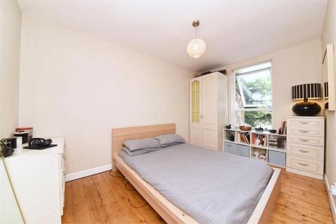 4 bedroom terraced house to rent, London N2