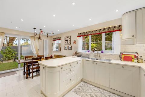 5 bedroom detached house for sale, Quarry Close, Leatherhead, Surrey, KT22