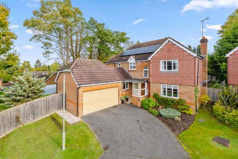 5 bedroom detached house for sale, Quarry Close, Leatherhead, Surrey, KT22