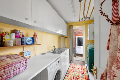 5 Quarry Close, Leatherhead, KT22 8US