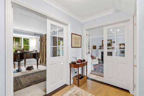 5 Quarry Close, Leatherhead, KT22 8US