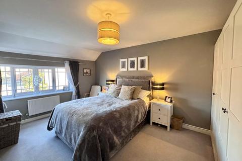 3 Alwin Grove, Dinnington, Newcastle Upon Tyne, NE13 7FF