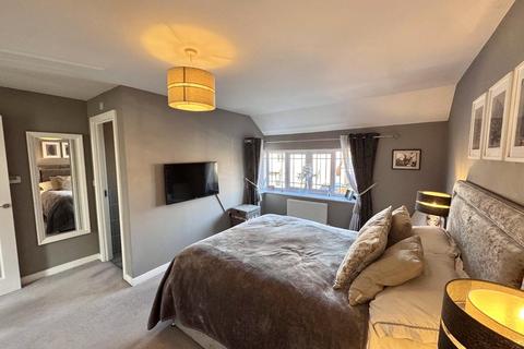 3 Alwin Grove, Dinnington, Newcastle Upon Tyne, NE13 7FF
