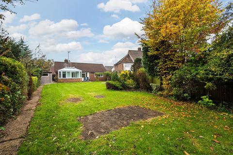 2 bedroom bungalow for sale, Beverley Gardens, Reading RG10