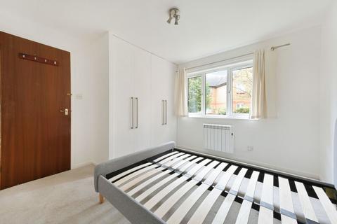 2 bedroom apartment to rent, Kipling Drive, Colliers Wood SW19