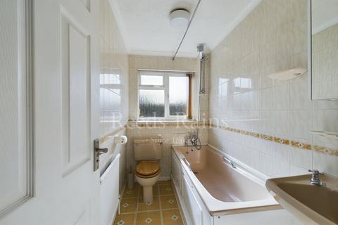 92 Knights Manor Way, Dartford, DA1 5SP