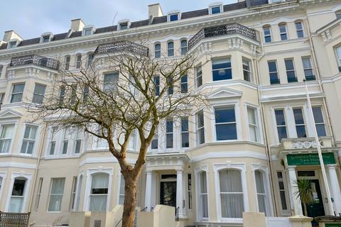 2 bedroom apartment for sale, Clifton Gardens, Kent CT20