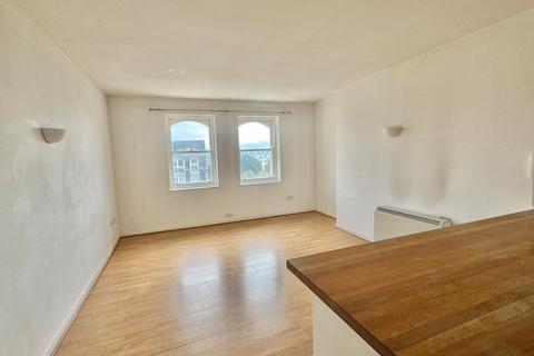 2 bedroom apartment for sale, Clifton Gardens, Kent CT20