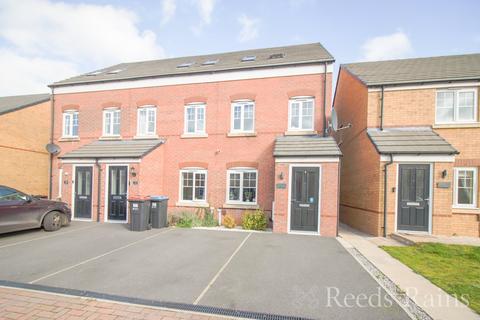 3 bedroom end of terrace house for sale, Bitterling Street, Cheshire CH66