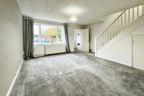 3 bedroom semi-detached house to rent, Regal Close, Manchester M45