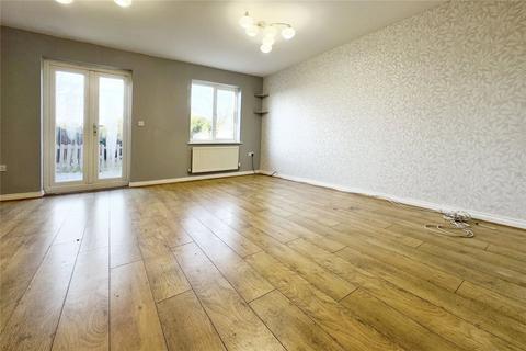 3 bedroom semi-detached house to rent, Quinneys Place, Kent CT5