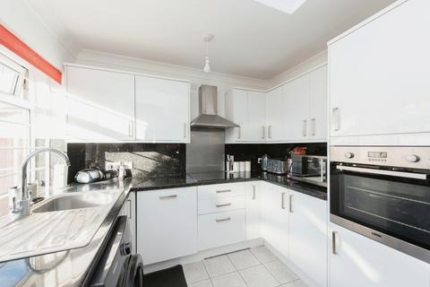 9 Heathlands Way, Hounslow, TW4 5BU