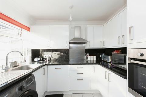 9 Heathlands Way, Hounslow, TW4 5BU